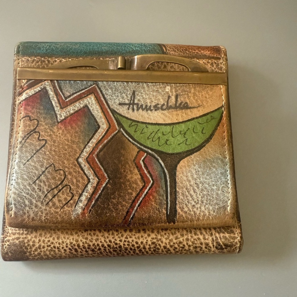 Anuschka Hand-Painted Leather Wallet – Martini Cocktail Design - Picture 7 of 11